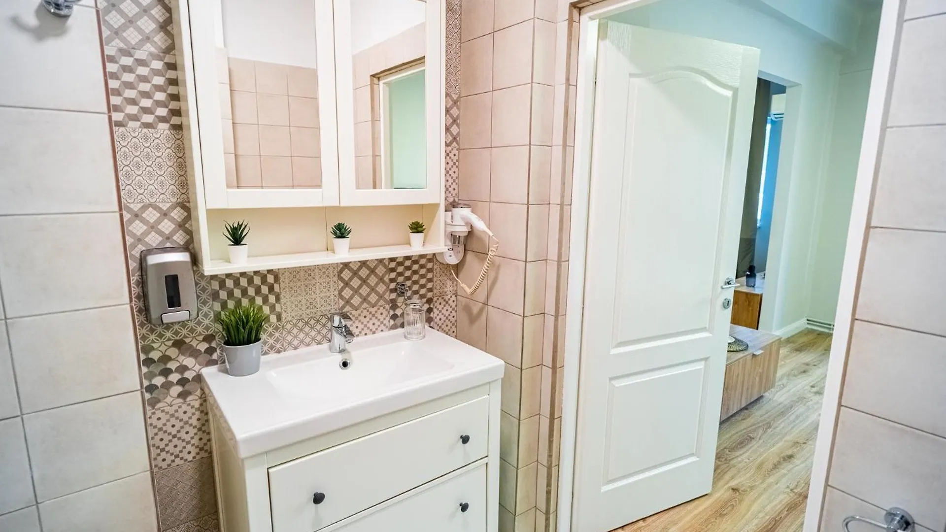 Cozy Apartments Near Calea Victoriei Bucarest