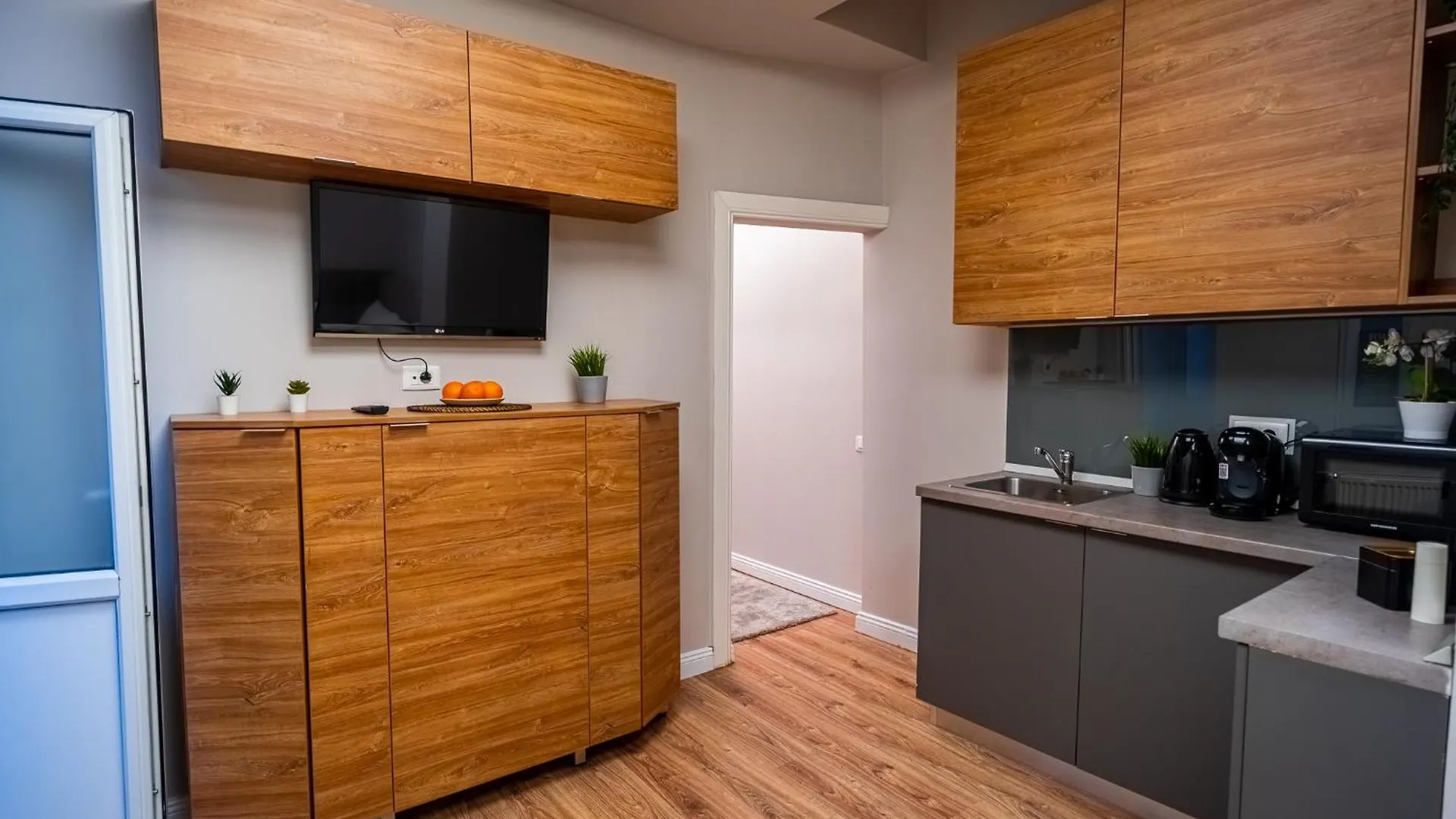בוקרשט Cozy Apartments Near Calea Victoriei 0*,  רומניה